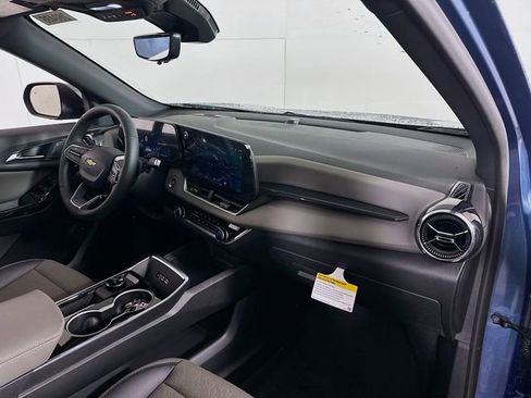 New 2026 Chevrolet Equinox LT w/ Convenience Package II image 30