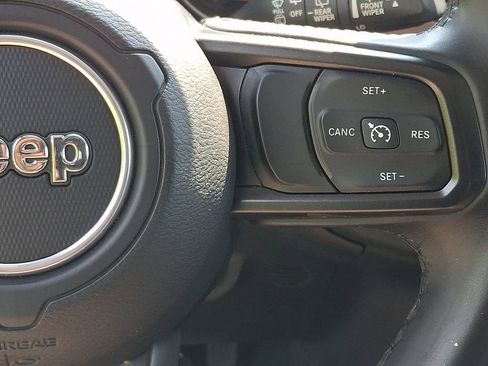 Used 2018 Jeep Wrangler Sport AWD/4WD image 21