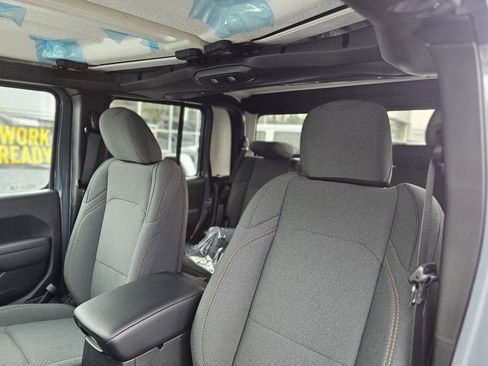 New 2026 Jeep Gladiator Sport image 22