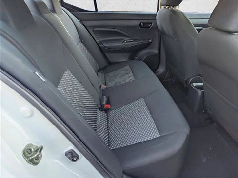 Used 2021 Nissan Versa S FWD image 18