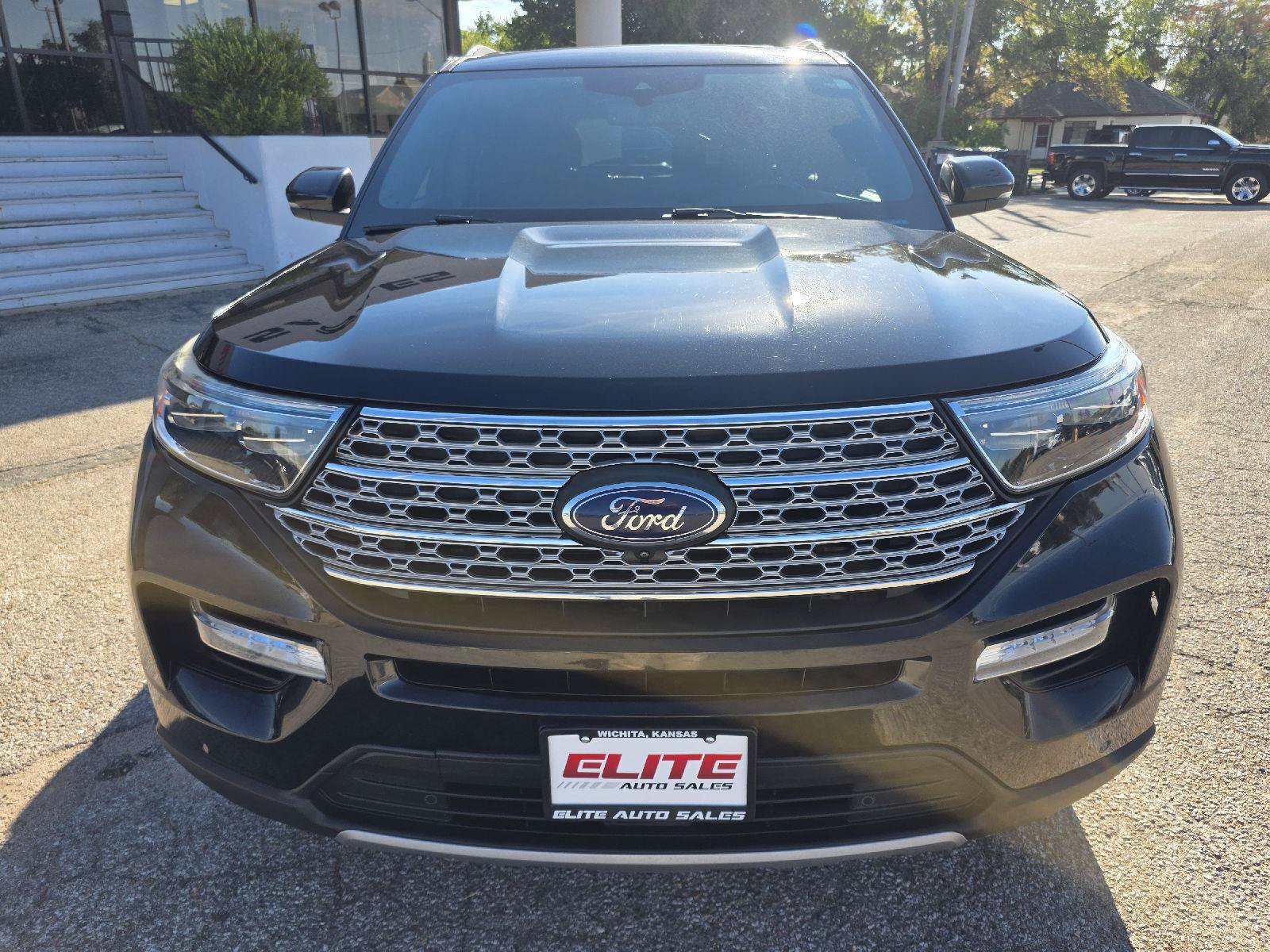 Used 2020 Ford Explorer Limited AWD/4WD image 2