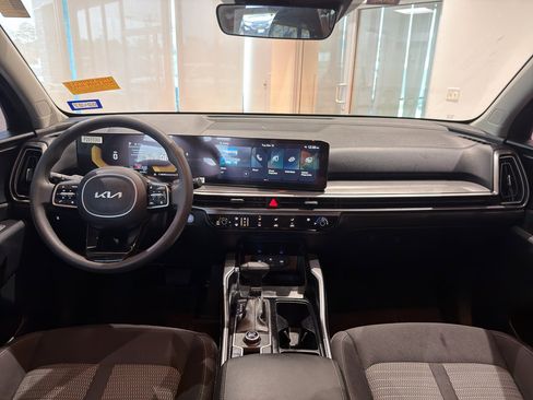 Certified 2024 Kia Sorento LX image 14