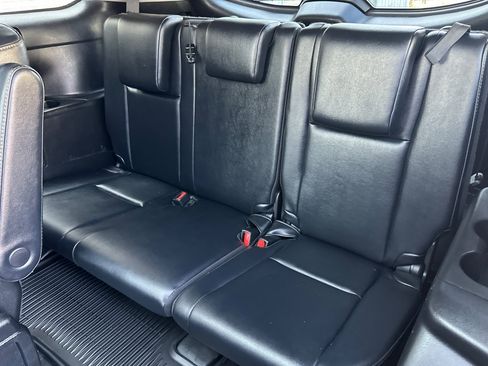 Used 2019 Toyota Highlander Limited Platinum AWD/4WD image 16