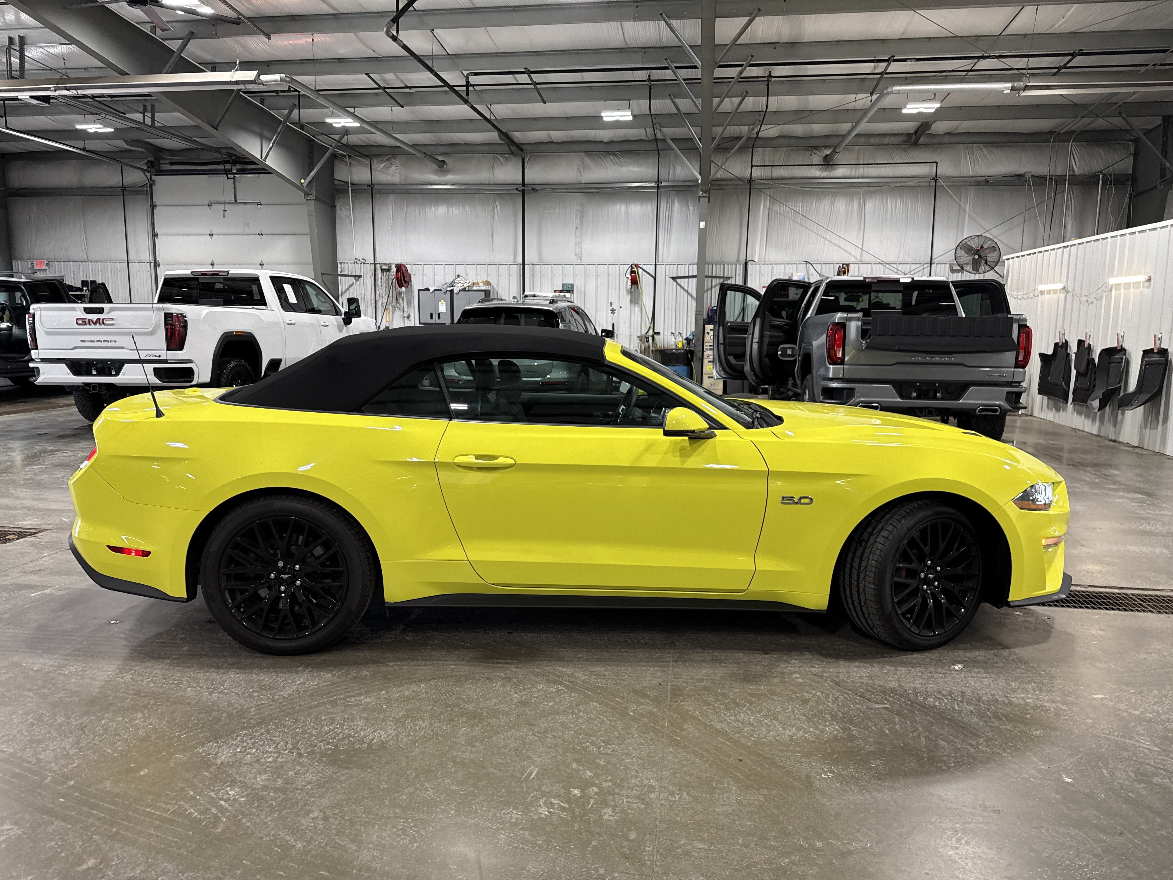 Used 2021 Ford Mustang GT Premium w/ GT Performance Package RWD image 2