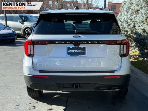 Used 2025 Ford Explorer Active image 6