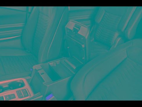 Used 2022 Ford Explorer XLT w/ Equipment Group 202A image 21