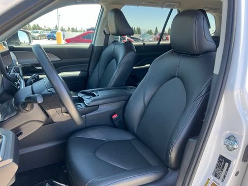 Certified 2026 Toyota Grand Highlander AWD Hybrid image 16