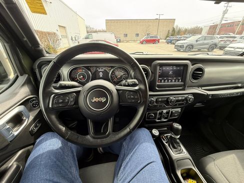 Used 2022 Jeep Wrangler Unlimited Sport AWD/4WD image 12