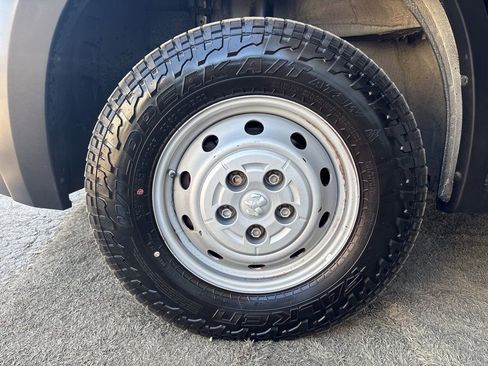 Used 2019 RAM ProMaster 2500 w/ Premium Appearance Group FWD image 20