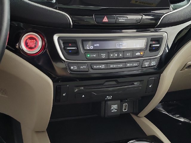 Used 2019 Honda Pilot Touring image 32