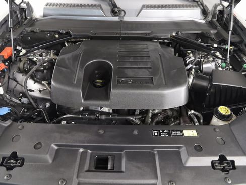 Used 2023 Land Rover Defender 110 SE image 62