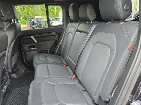 Used 2023 Land Rover Defender 110 X-Dynamic SE AWD/4WD image 13