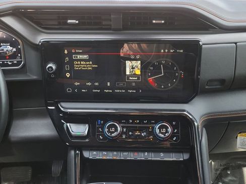 Used 2024 GMC Sierra 1500 AT4 w/ Technology Package image 13