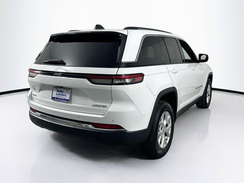 Used 2023 Jeep Grand Cherokee Limited w/ Trailer Tow Prep Group (B) AWD/4WD image 5