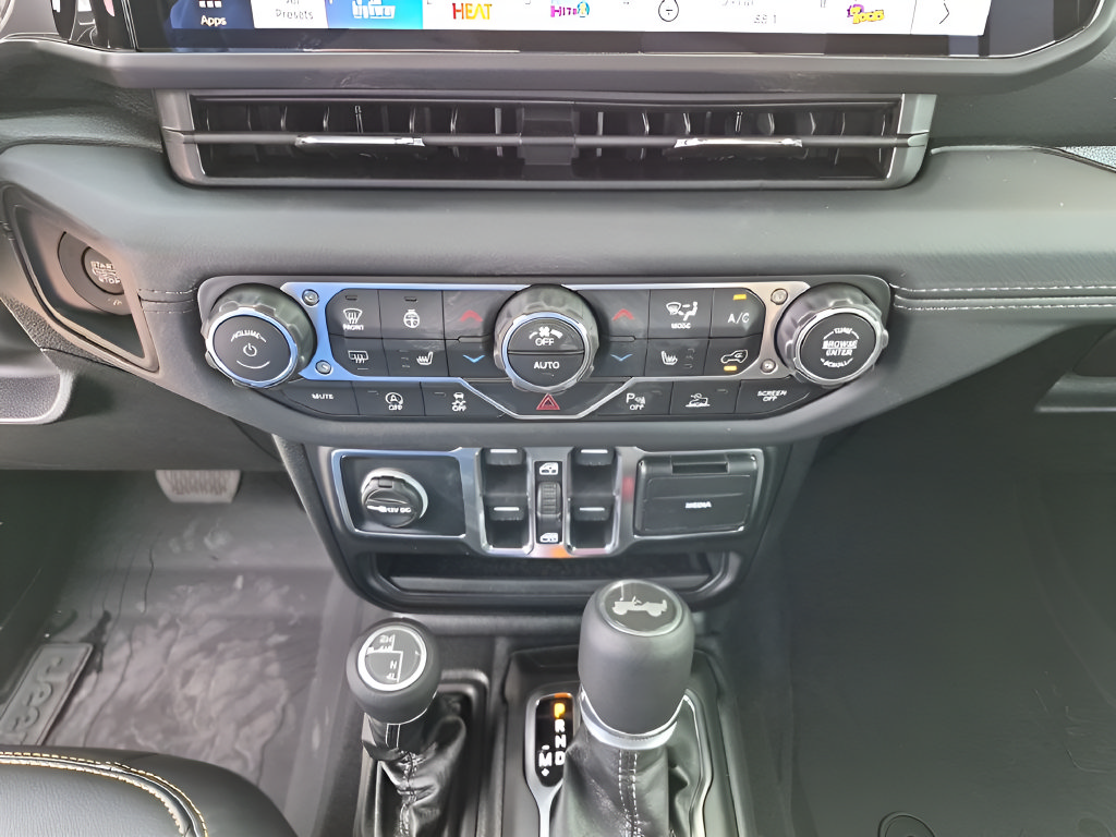 New 2026 Jeep Wrangler Unlimited Sahara AWD/4WD image 40