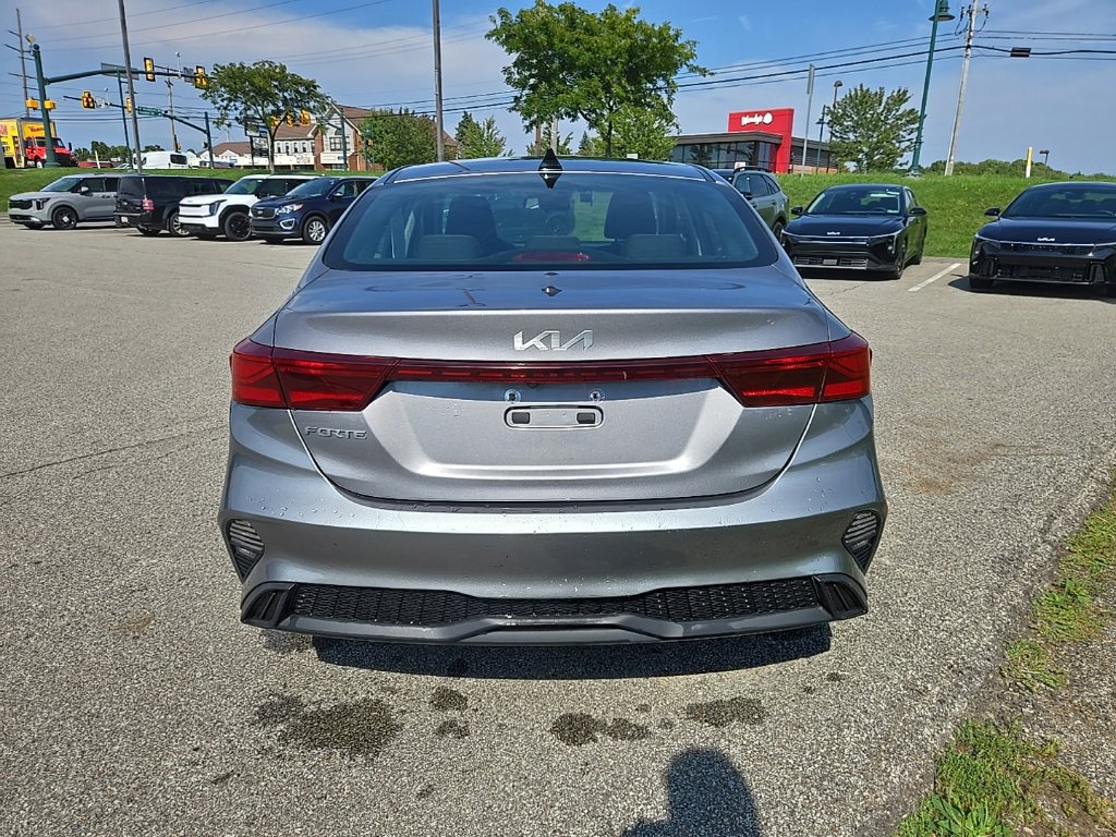Used 2023 Kia Forte LXS FWD image 4