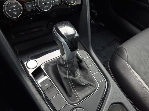 Certified 2023 Volkswagen Taos SEL AWD/4WD image 15