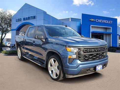 Used 2024 Chevrolet Silverado 1500 Custom image 2