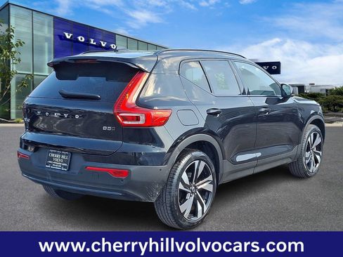 Certified 2025 Volvo XC40 B5 Ultra w/ Climate Package image 7