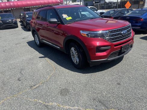 Used 2020 Ford Explorer XLT AWD/4WD image 4