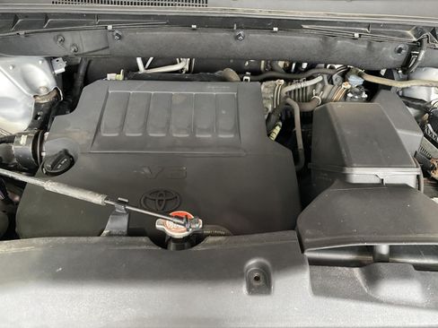 Used 2015 Toyota Highlander XLE AWD/4WD image 24