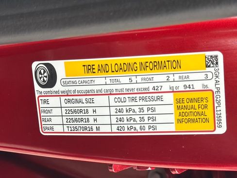 Used 2023 GMC Terrain SLT image 29