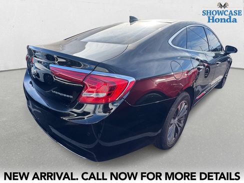 Used 2017 Buick LaCrosse Essence image 5