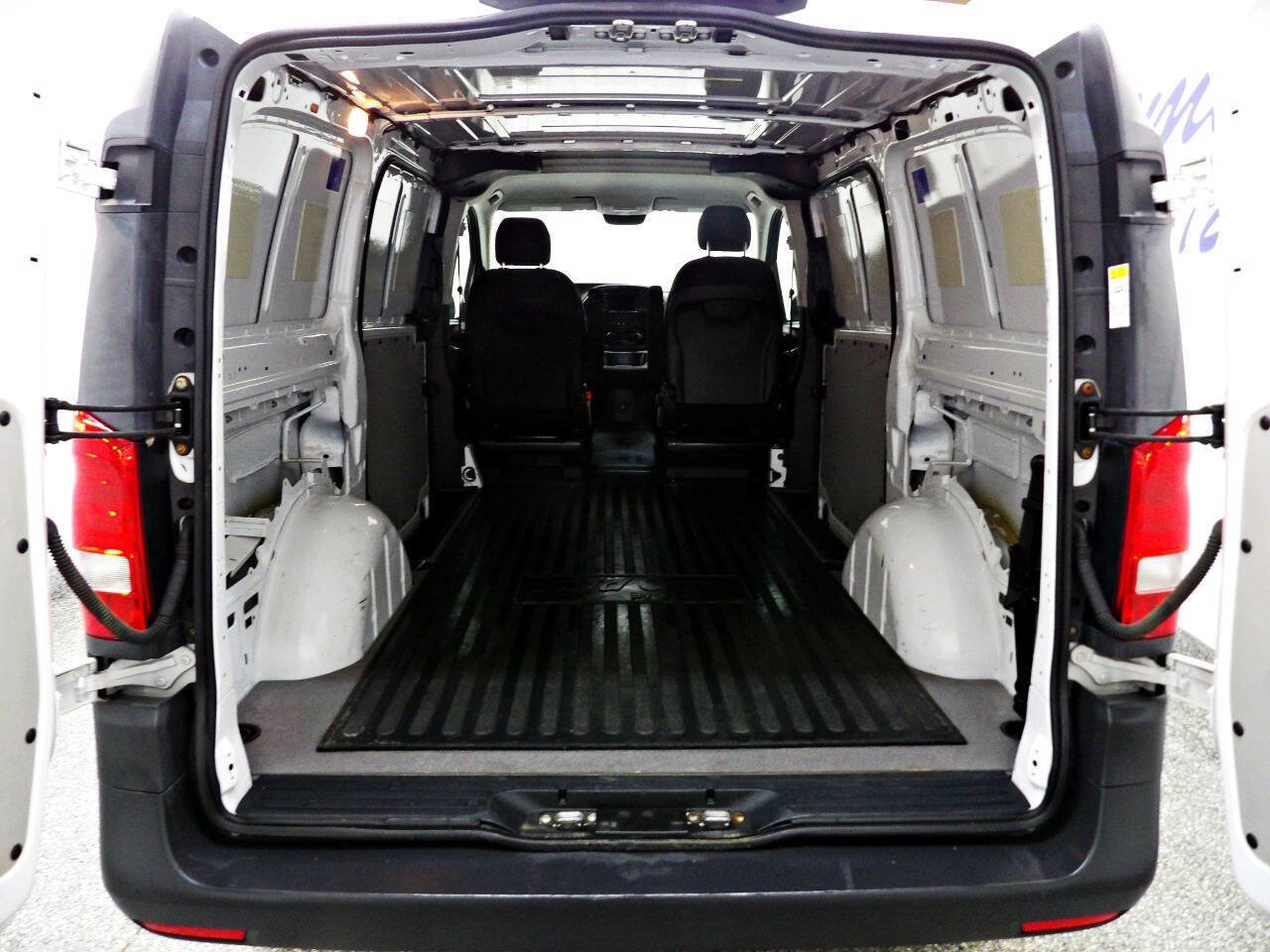 Used 2019 Mercedes-Benz Metris image 8