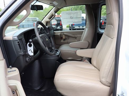 New 2025 Chevrolet Express 3500 w/ Chrome Appearance Package image 3