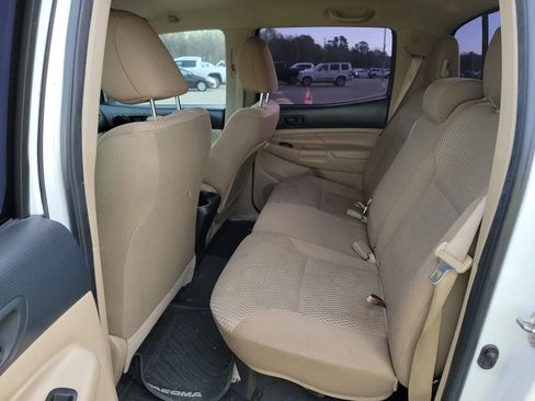 Used 2014 Toyota Tacoma PreRunner w/ Convenience Package RWD image 7