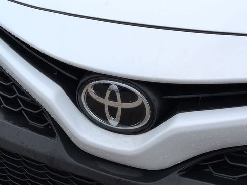 Used 2023 Toyota Camry SE image 11