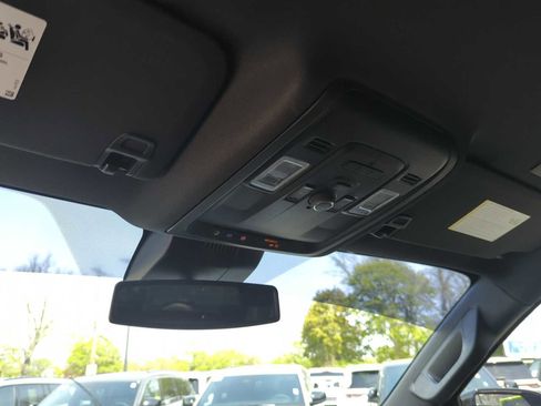 Used 2023 Chevrolet Tahoe Z71 w/ Z71 Off-Road Package AWD/4WD image 23