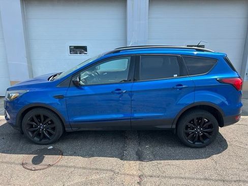 Used 2019 Ford Escape SE FWD image 3