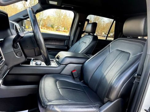 Used 2020 Ford Expedition Limited image 14