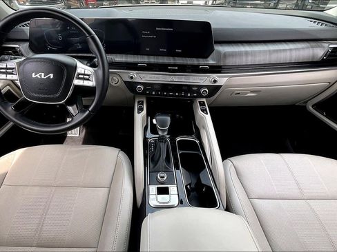 Used 2024 Kia Telluride EX w/ EX Captain's Chair Package image 15