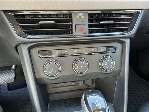 Used 2022 Volkswagen Taos SE image 20