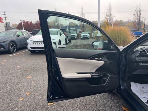 Used 2022 Honda Insight Touring image 12