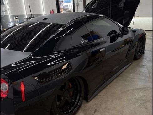 Used 2016 Nissan GT-R Premium AWD/4WD image 5