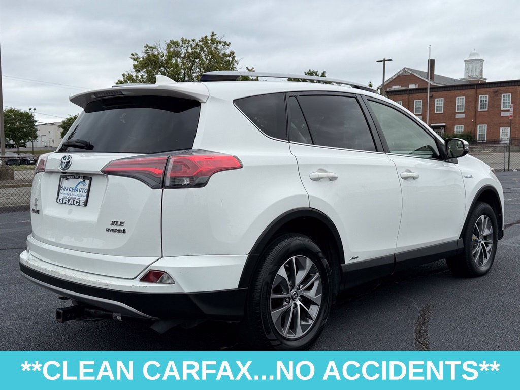Used 2017 Toyota RAV4 XLE w/ All Weather Liner Package AWD/4WD image 8