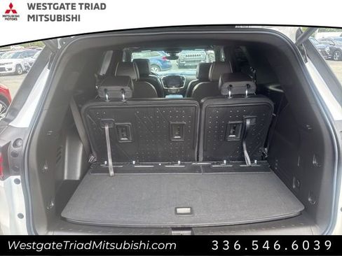 Used 2023 Chevrolet Traverse Premier w/ Redline Edition image 11