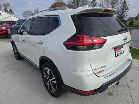 Used 2017 Nissan Rogue SL w/ SL Premium Package AWD/4WD image 3