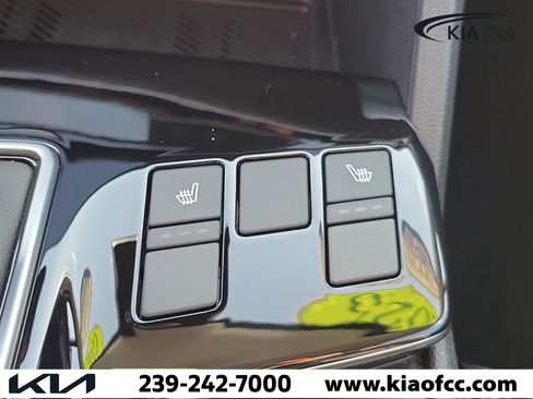 Certified 2025 Kia Sportage EX FWD image 28
