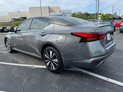 Used 2022 Nissan Altima 2.5 SV w/ SV Premium Package AWD/4WD image 5