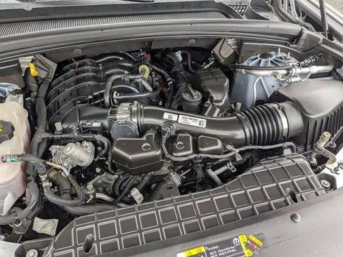 Certified 2023 Jeep Grand Cherokee Limited image 29