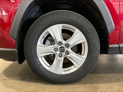 Used 2019 Toyota RAV4 XLE w/ Convenience Package AWD/4WD image 9