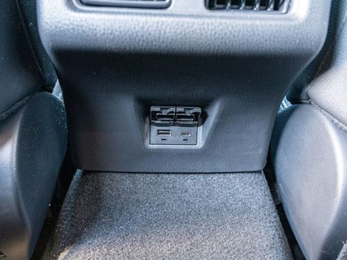 Used 2025 Toyota Camry SE w/ Convenience Package image 17