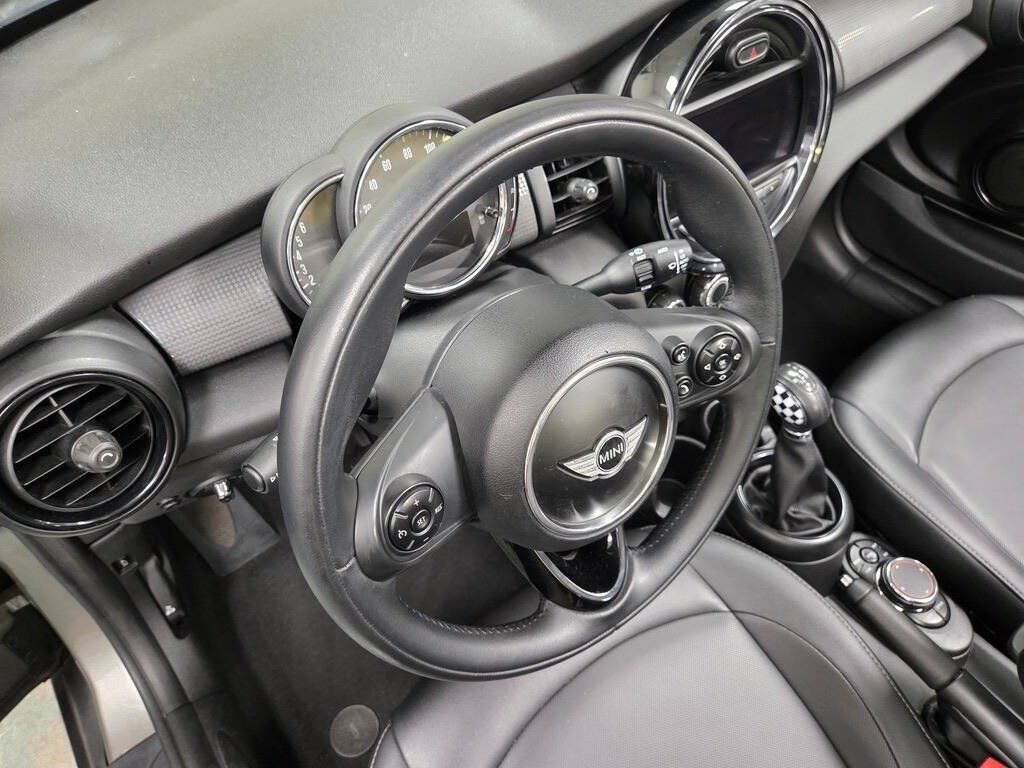 Used 2019 MINI Cooper Convertible w/ Signature Upholstery Package FWD image 31