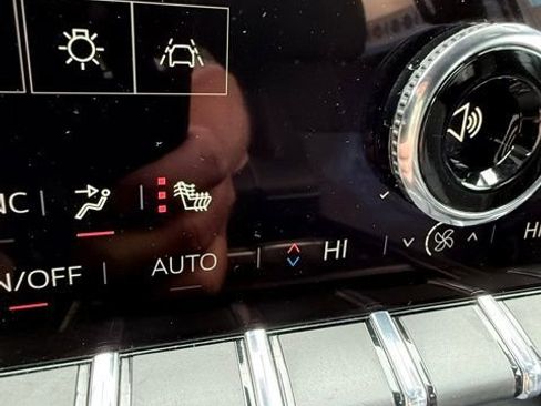 Certified 2025 GMC Acadia Elevation FWD image 41