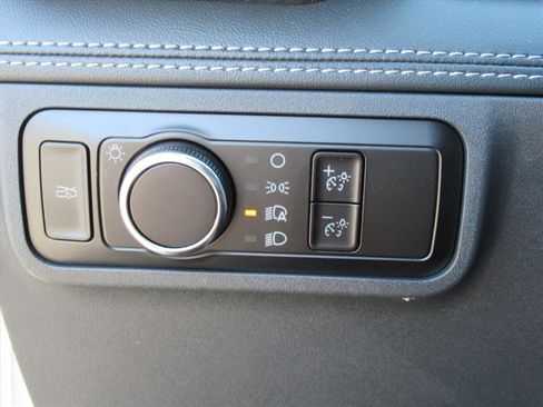 Used 2024 Ford Mustang Premium image 16