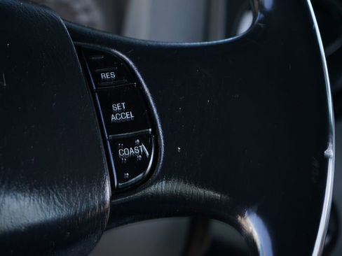 Used 2013 Ford F750 2WD Regular Cab Super Duty image 34